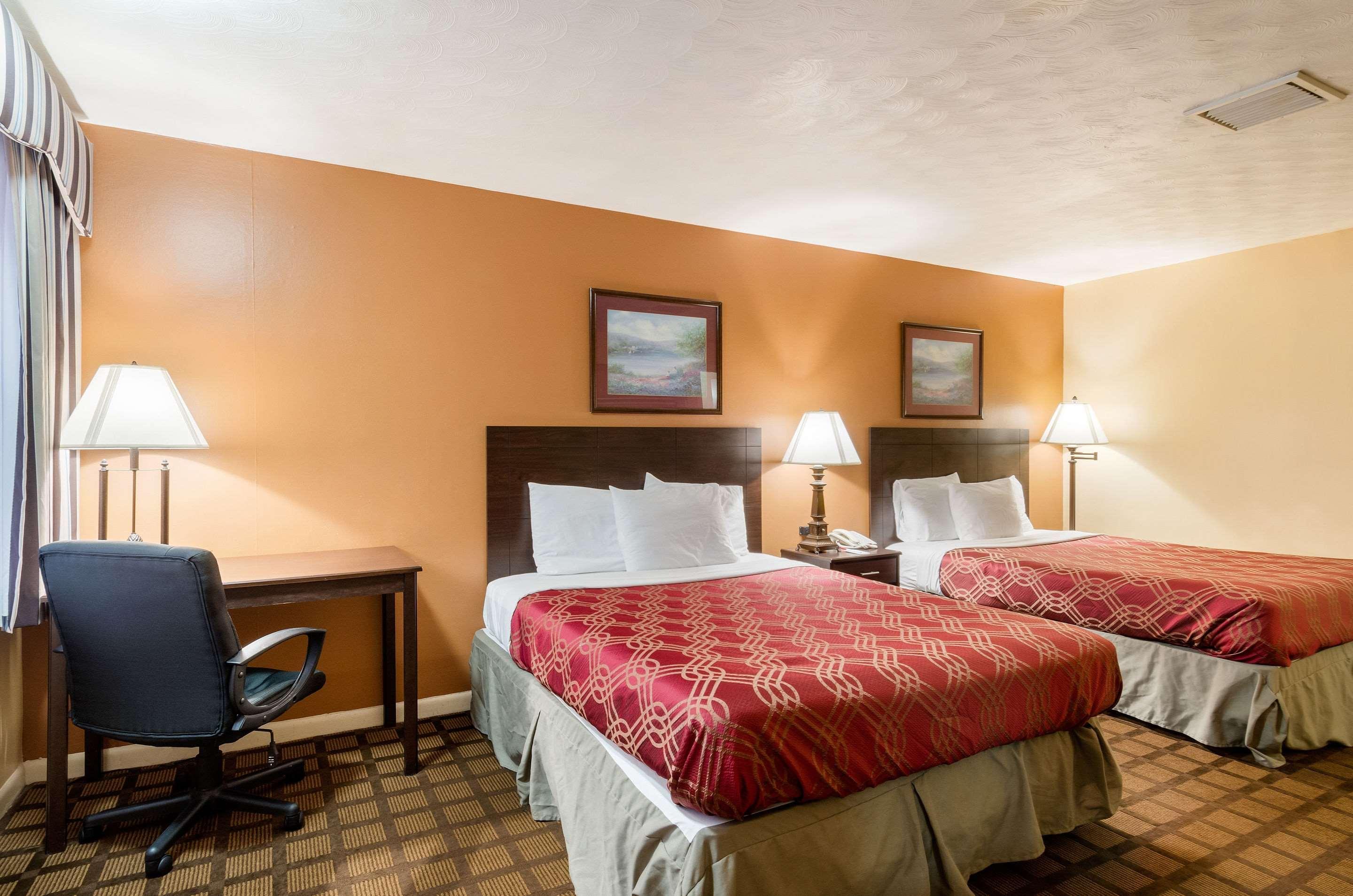 Econo Lodge Boston-Malden Esterno foto