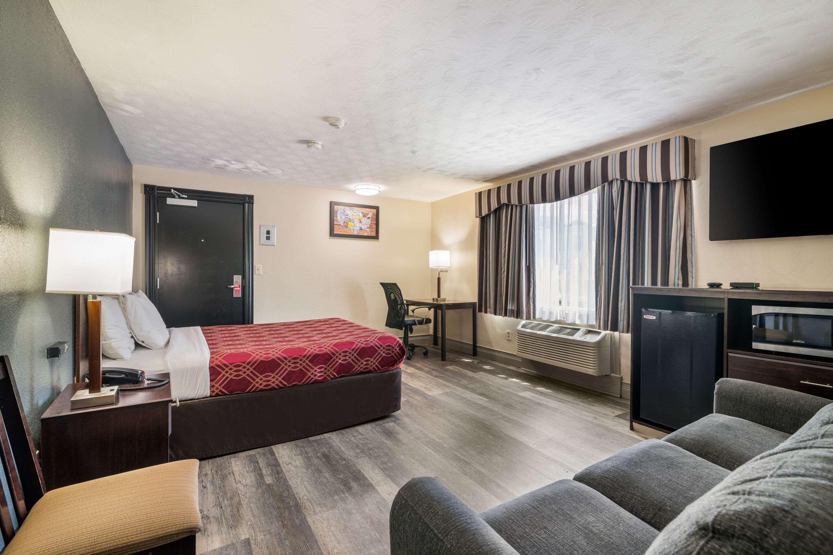 Econo Lodge Boston-Malden Esterno foto