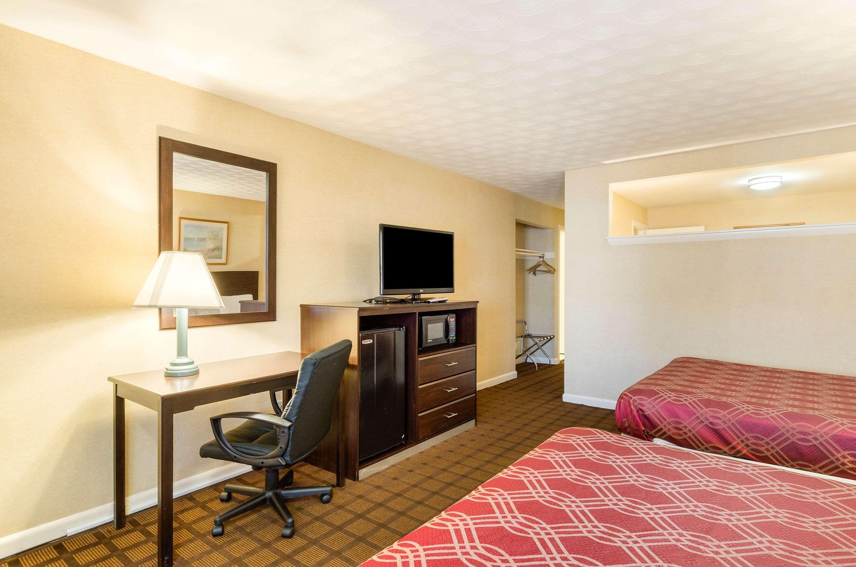 Econo Lodge Boston-Malden Esterno foto