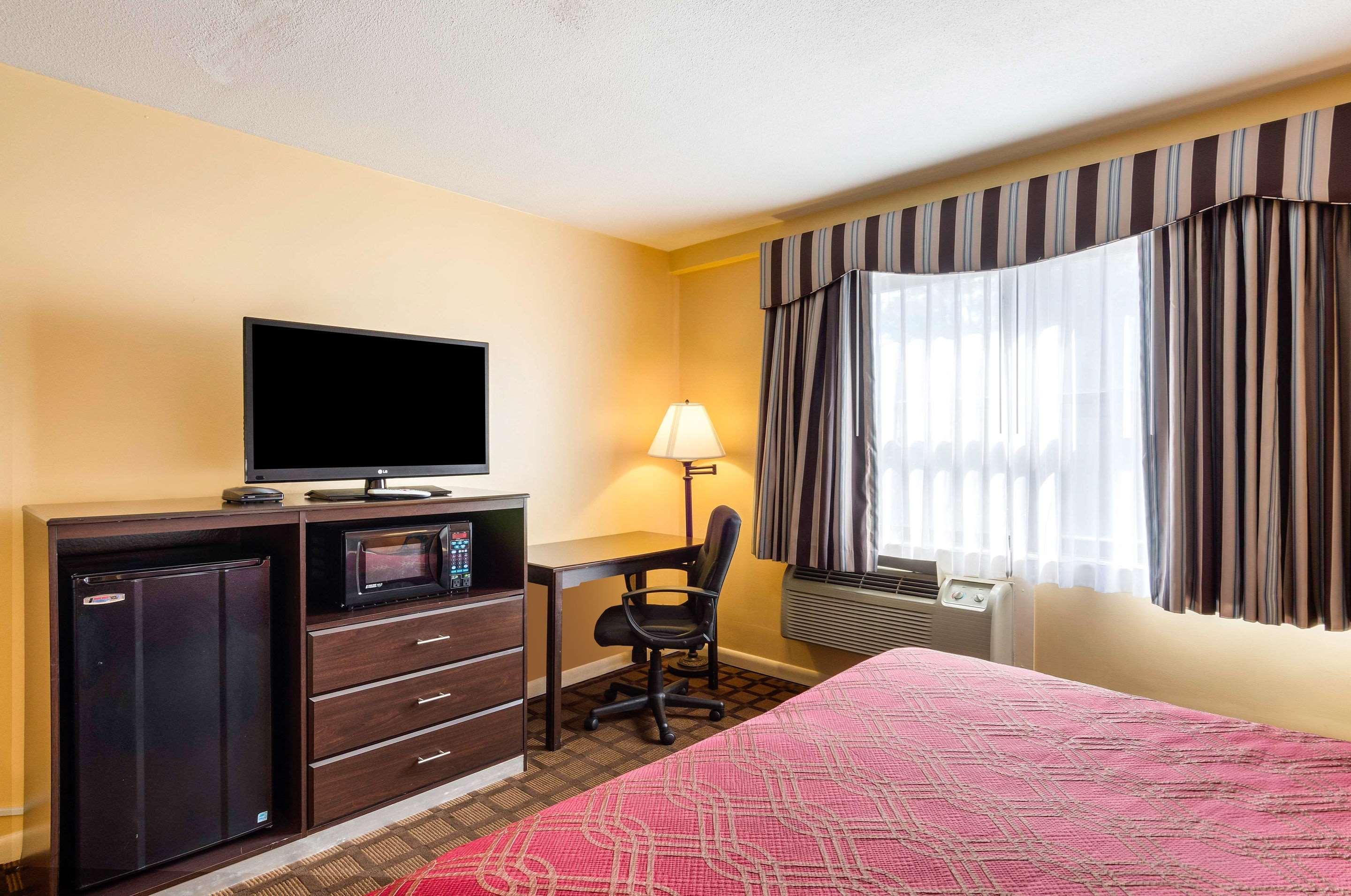 Econo Lodge Boston-Malden Esterno foto