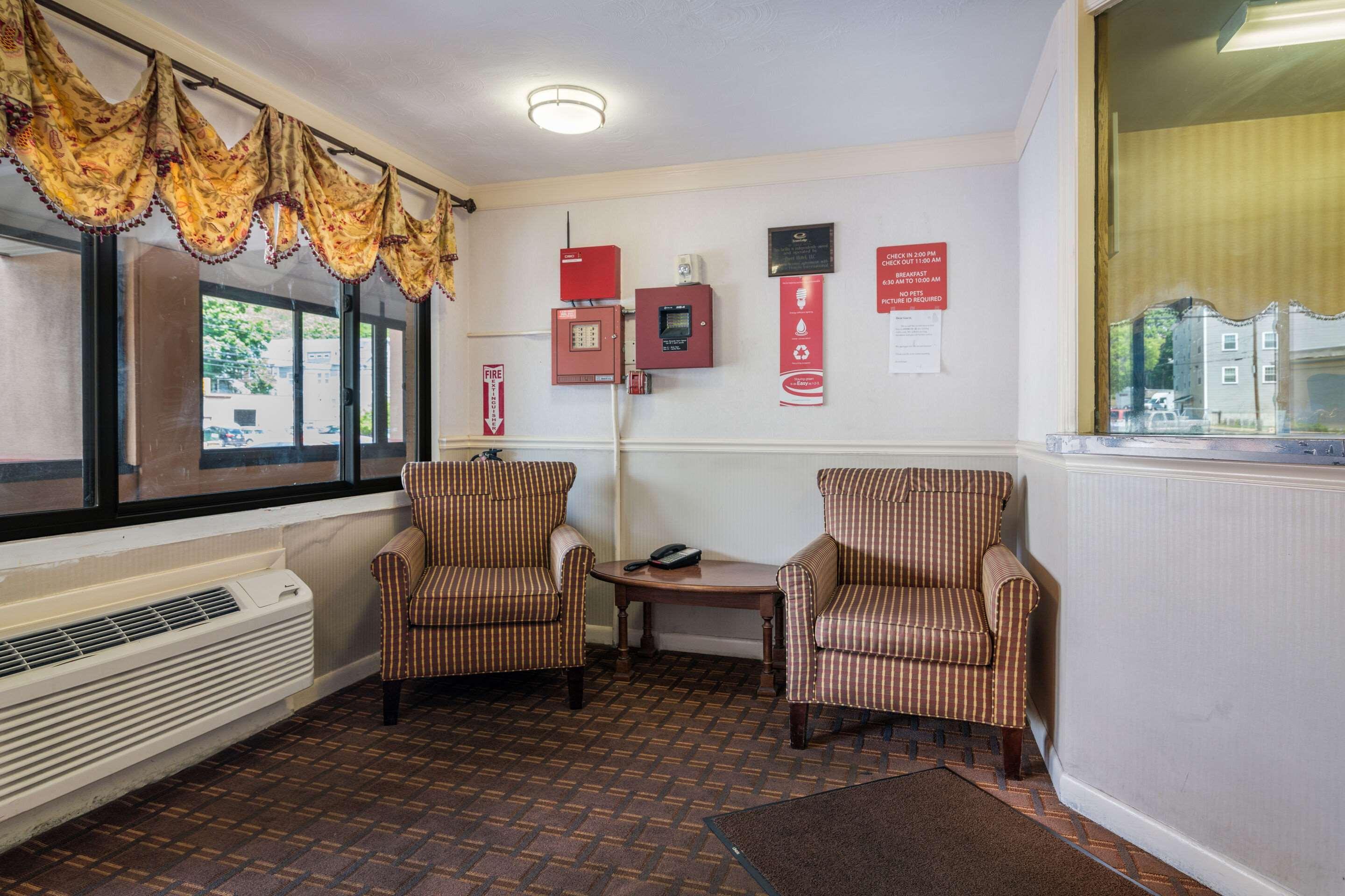 Econo Lodge Boston-Malden Esterno foto